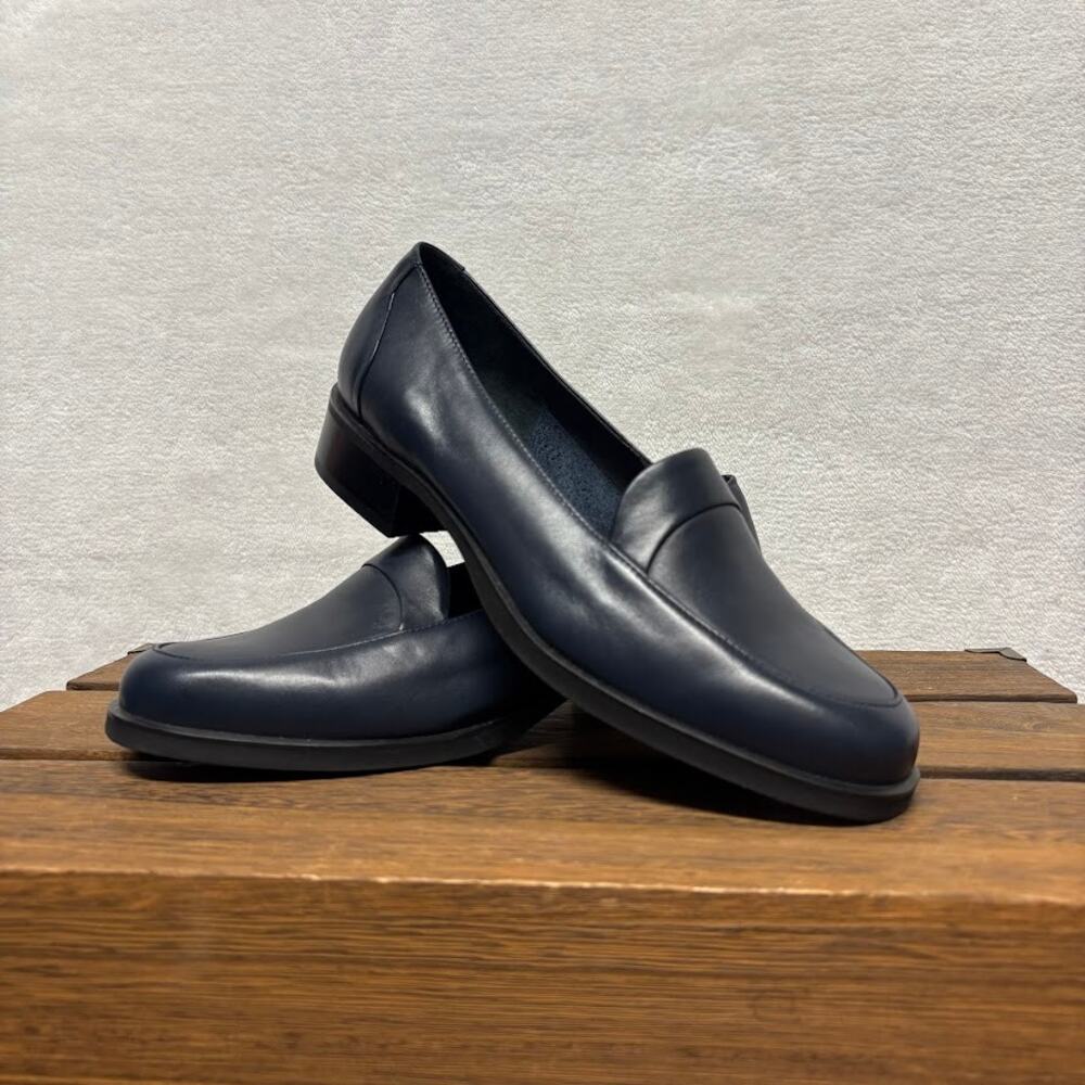 Rockport Total Motion Leather Slim Slip On Loafer Navy Blue Womens Size 7M